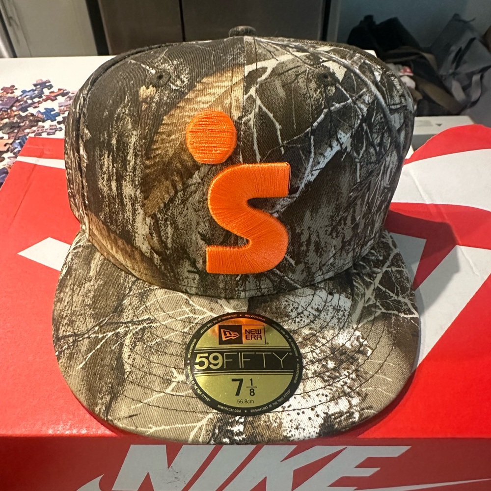 ‼️ BRAND NEW ‼️ fitted Wish Sneakers camo hat